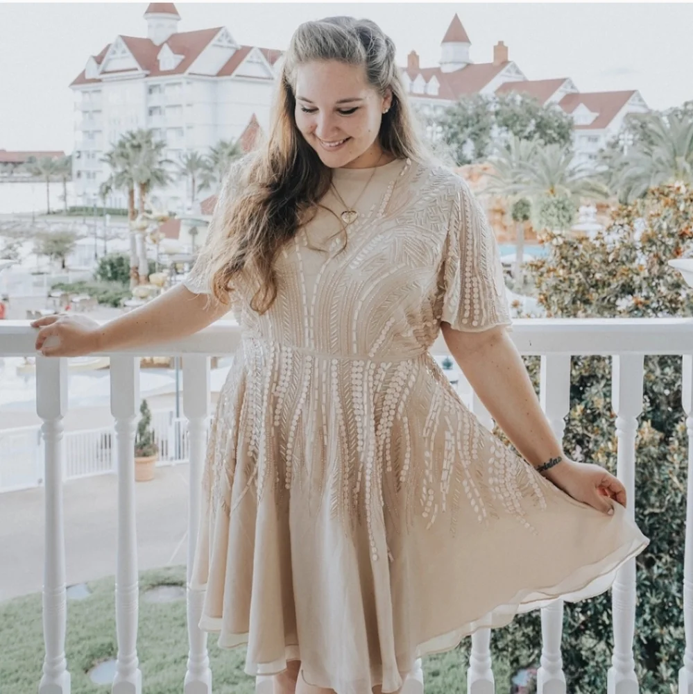 NEW Beautiful Sequin Cream Dress - Picture 1 of 5